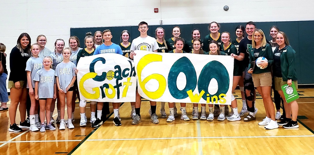 600